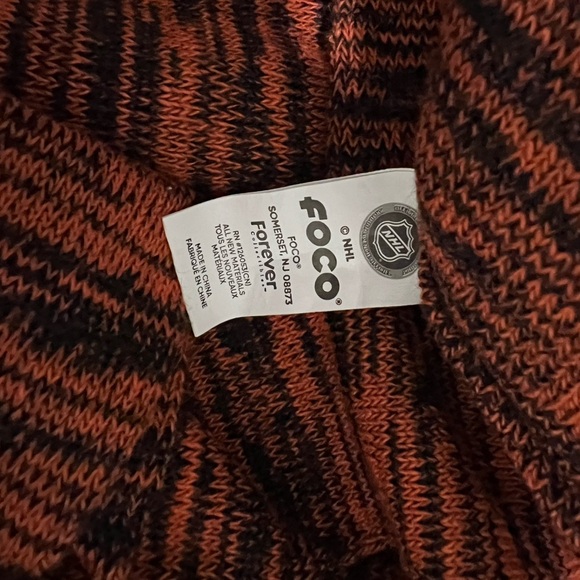 Philadelphia Flyers FOCO Orange and Black Knit Infinity Scarf - Picture 7 of 9